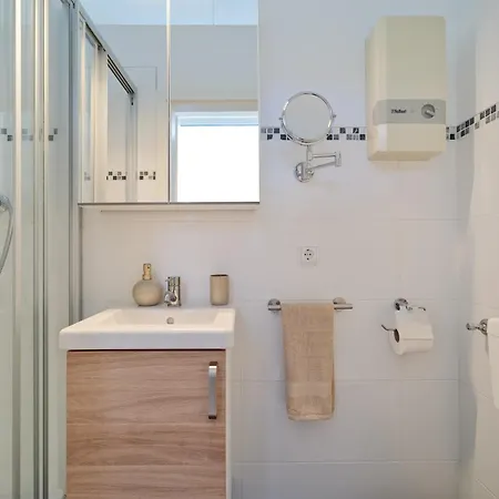 Marx - Stilvolles Studio-apartment Im Stadtzentrum - Ideal Fuer Paare & Geschaeftsreisende, Gratis Wlan דירה טרייר